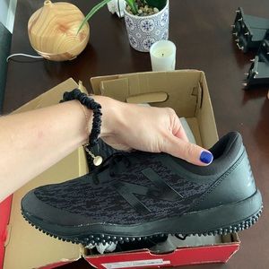 New Balance 4040 V5 Mens Turf Baseball Shoes